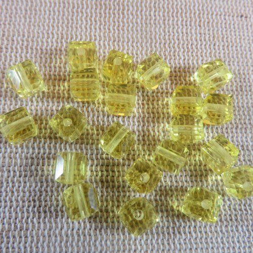 Perles cube 6mm en verre carré jaune - lot de 20