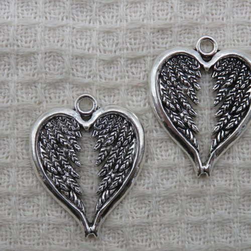 Pendentifs cœur ailes argenté en métal - lot de 2 breloques