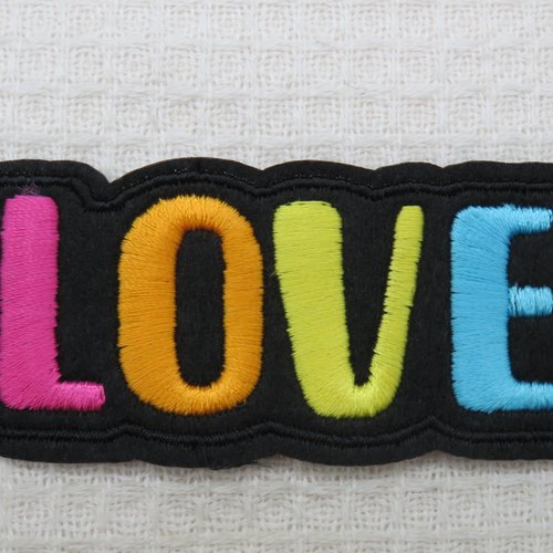 Patch love multicolore écusson thermocollant appliqué textile à repasser