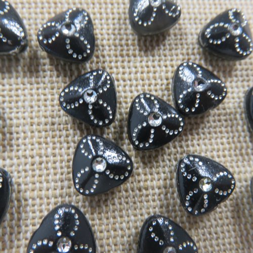 Perles triangle noir acrylique fleuri argenté 9mm - lot de 12