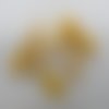 Perles triangle en bois jaune 41mm pendentif géométrique - lot de 6