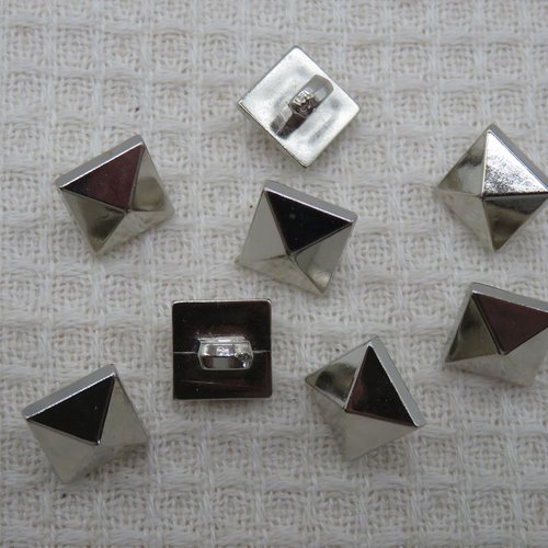 Boutons pyramide carré argenté 11mm en acrylique, lot de 8