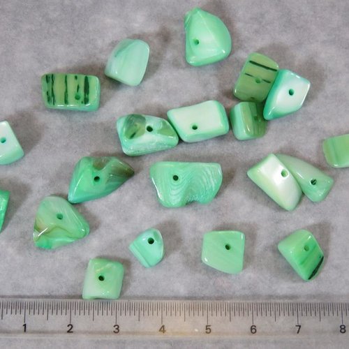 Perles coquille verte forme irrégulière chips - lot de 10