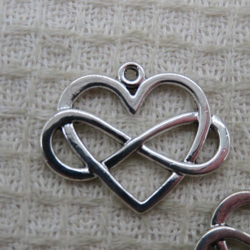 Pendentifs cœur infini argenté 27mm x 22mm en métal - lot de 2