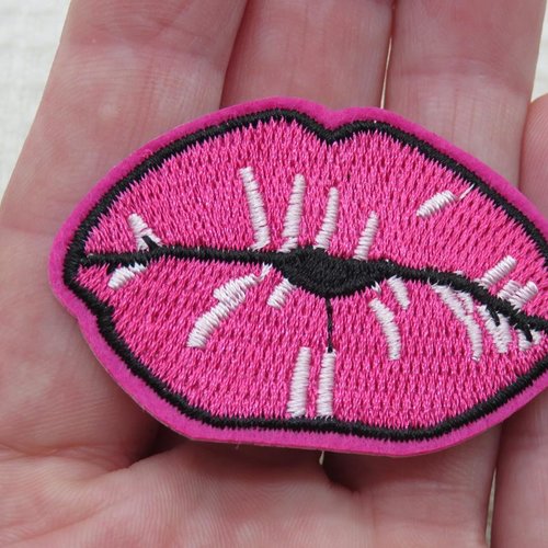 Patch lèvre rose thermocollant écusson bouche