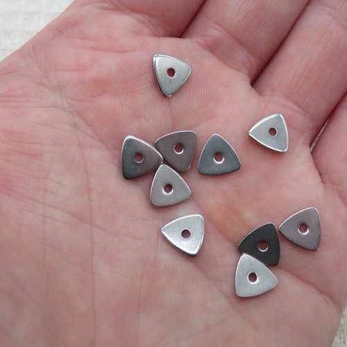 Perles triangle acier inoxydable argenté 8mm - lot de 10