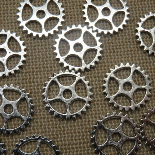 Breloques pendentif engrenage steampunk argenté 15mm - lot de 10