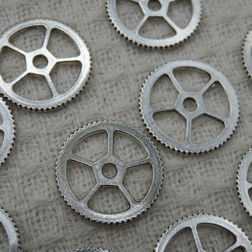 Breloques engrenages pendentif steampunk argenté 18mm - lot de 10