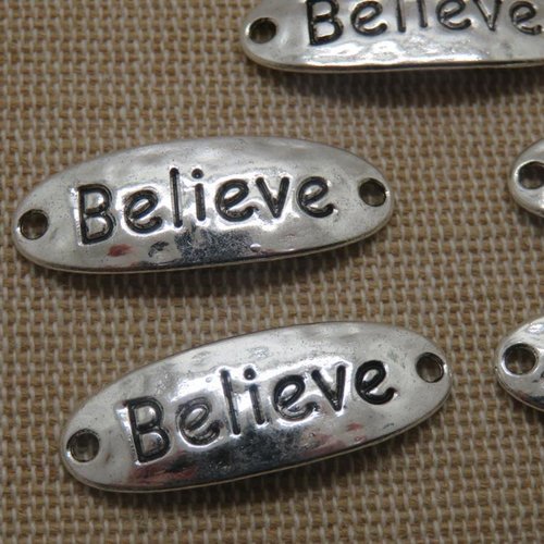 Breloques connecteur mot "believe" métal argenté pendentif effet martelé - lot de 5