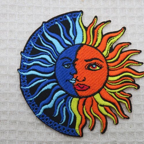Grand écusson patch soleil lune thermocollant appliqué brodé soleil et lune