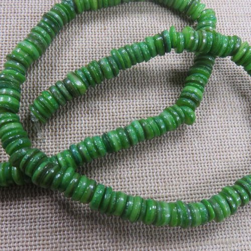 Perle coquille rondelle verte 6mm heishi irrégulier - lot de 20