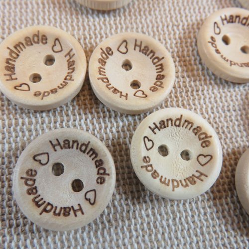 Boutons en bois gravé handmade avec petit cœur 15mm bouton de couture - lot de 10