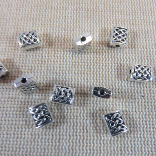Perles rectangle gravé nœud celtique 7mm métal coloris argenté - lot de 15