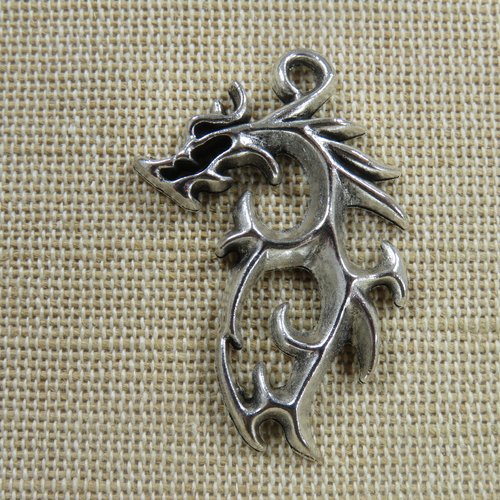 Pendentif dragon tribal métal couleur argenté