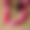Perle ronde en agate teintée rose aspect givré "fire dragon" 8mm