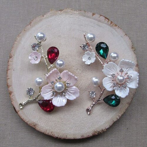 Broche bijou épingle fleur blanche, cristal et perles nacrées.