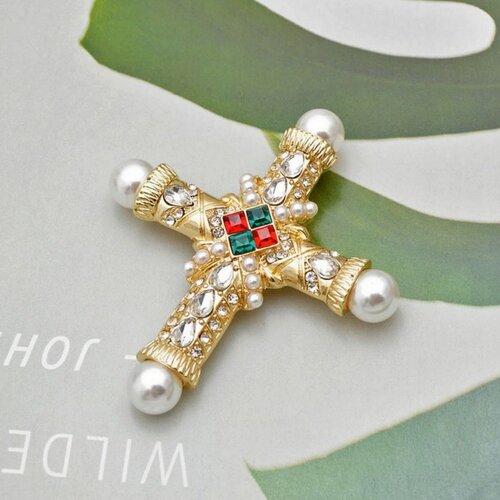 Broche bijou épingle croix perles &amp; strass cristal en acier.
