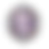 Broche bijou femme camée violet dominant avec contour floral.