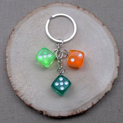 Porte-clés, bijou de sac dés a jouer vert et orange style casino, acier et acrylique.