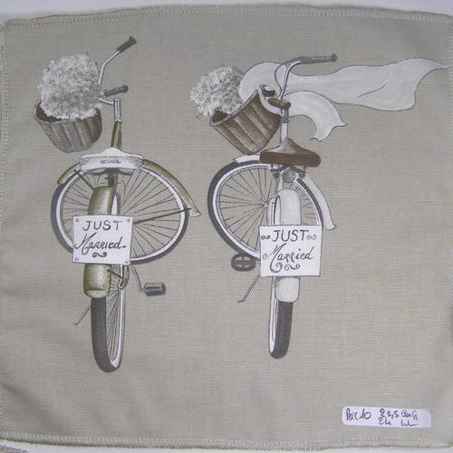 Kit Bic10 A Broder Sur Panneau Tissu Deco Bicyclette De Thevenon 24 Cm De Haut X 25 5 Cm De Largeur Un Grand Marche