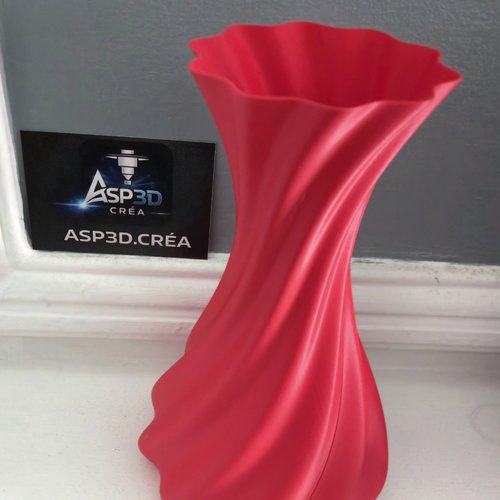 Vase design hélicoïdal en impression 3d - rouge satiné