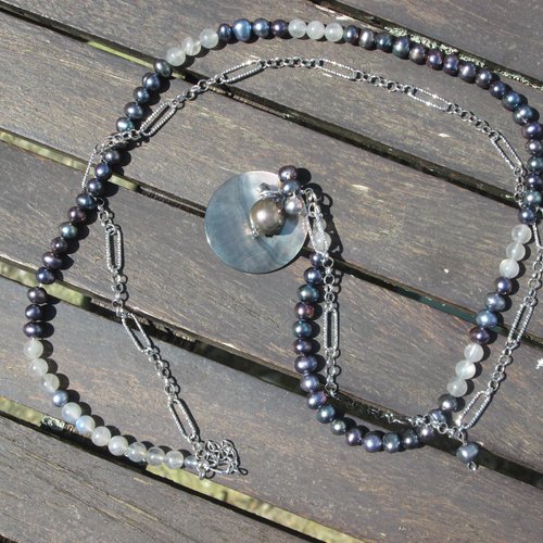 Très long collier perles de culture et labradorite, env 6 mm, médaillon nacre style bohême
