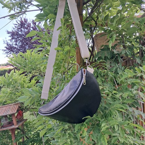 Sac banane simili noir