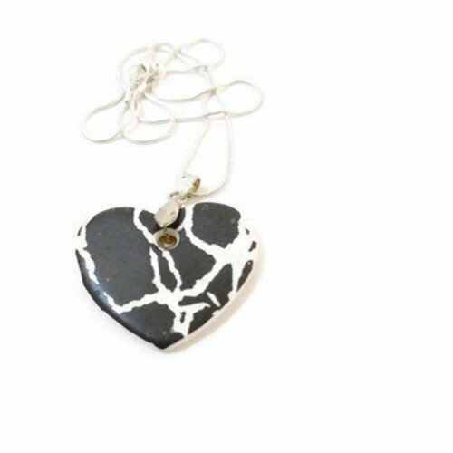 Bijou coeur en porcelaine noir et blanc
