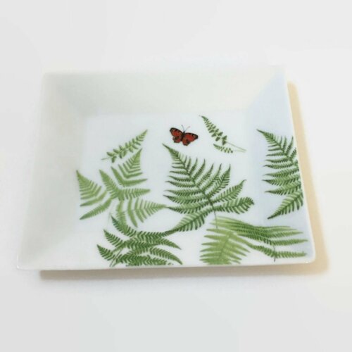 Plateau porcelaine, plateau fougère et papillon,