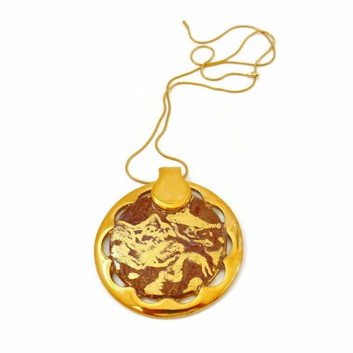 Bijou en porcelaine pourpre marron et or