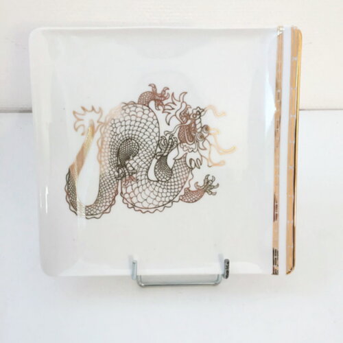 Plat en porcelaine - le dragon chinois