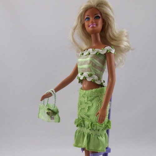 Vêtements pour poupée barbie - "petit ensemble vert pâle"