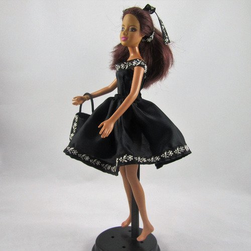 Vêtements pour poupée barbie - "petite robe noire"