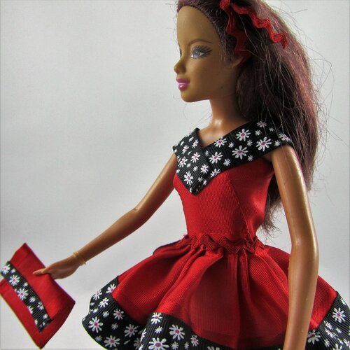 Vêtements pour poupée barbie - "petite robe rouge"
