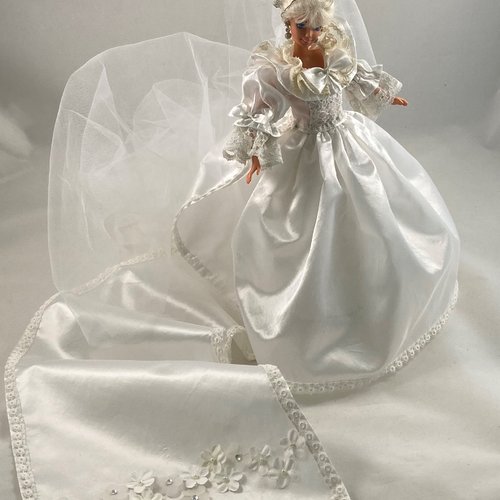 Vêtements pour poupée barbie - "mariage princier"... robe d'exception...