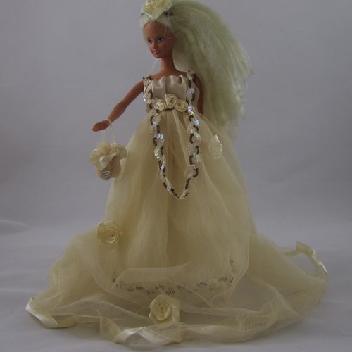 Vêtements pour poupée barbie - "robe de mariée romantique"