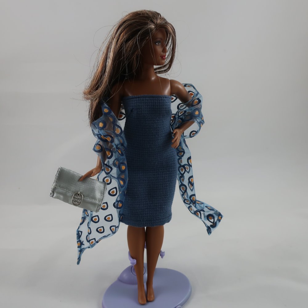 Vêtements poupée Barbie ronde grosse neuve robe.
