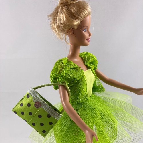 Vêtements pour poupée barbie - "la petite robe verte"