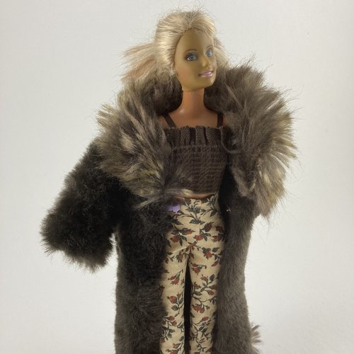 Vêtement pour poupée barbie - "barbie part au danemark"