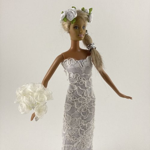 Vêtement pour poupée barbie - "salon du mariage"