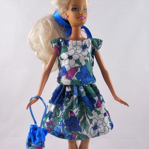Vêtements pour poupée barbie - "petit ensemble fleuri"