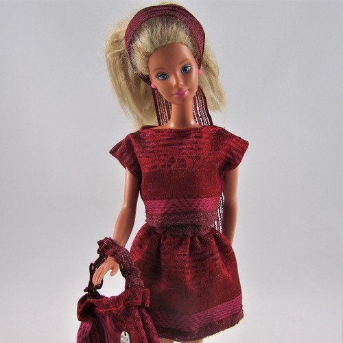 Vêtements pour poupée barbie - "le petit ensemble rouge"
