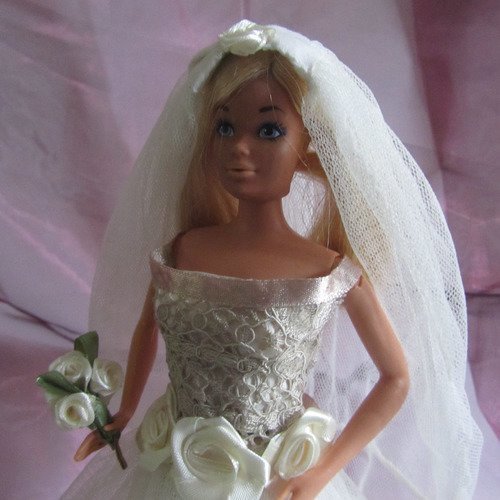 12Pcs Poupée Barbie robes robe de mariée Parti Prom Été Plage Sweet Vêtements UK 