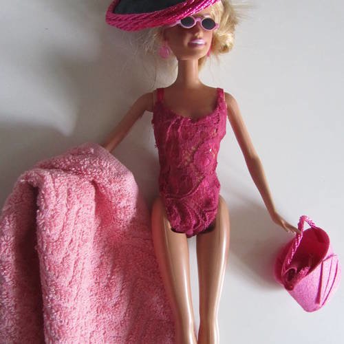 Vêtements pour poupée barbie - barbie à la plage 