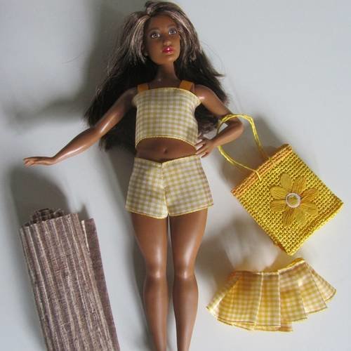 Vêtements pour poupée barbie - "tenue de plage pour barbie "un peu ronde"" 
