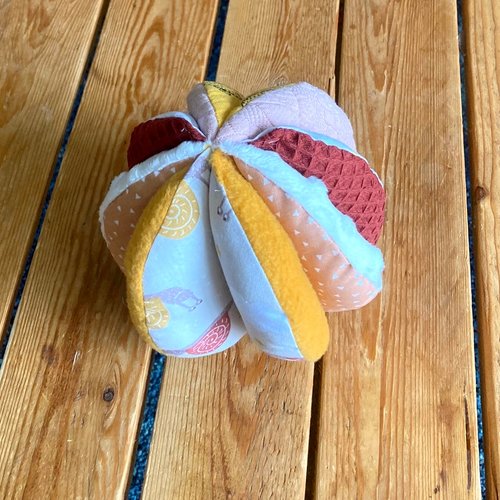 Balle montessori de préhension, balle en quartiers, jouet d'éveil bébé,