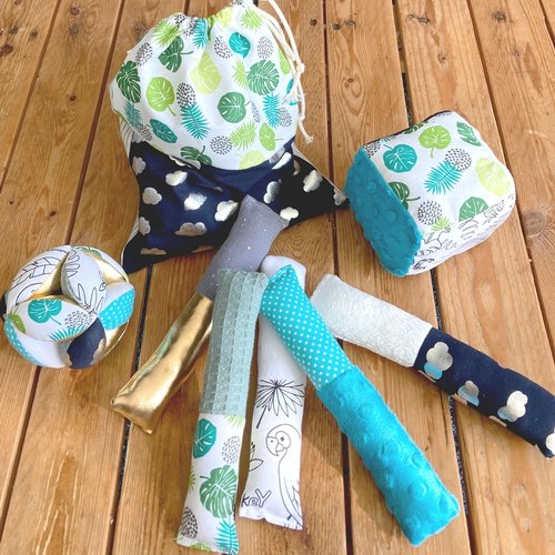 Jouets sensoriels montessori, lot cube balle de prehension et battons sensoriels, jouet eveil bebe,
