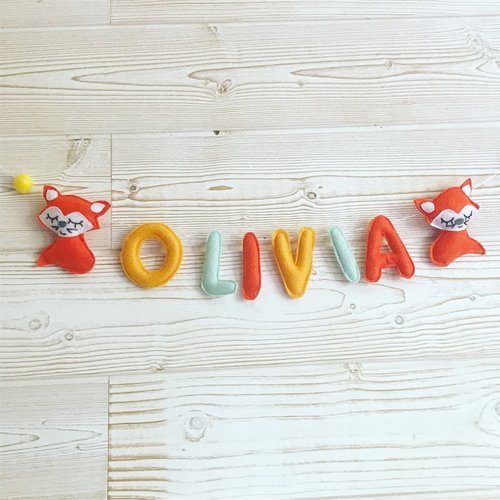 Guirlande prenom personalisée en feutrine, decoration murale personnalisée, prenom bebe feutrine