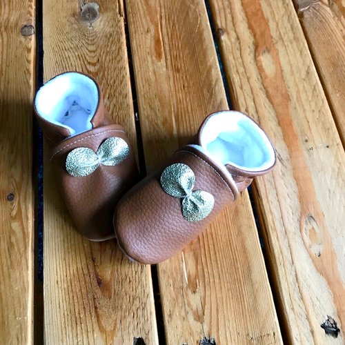 chausson doré bébé