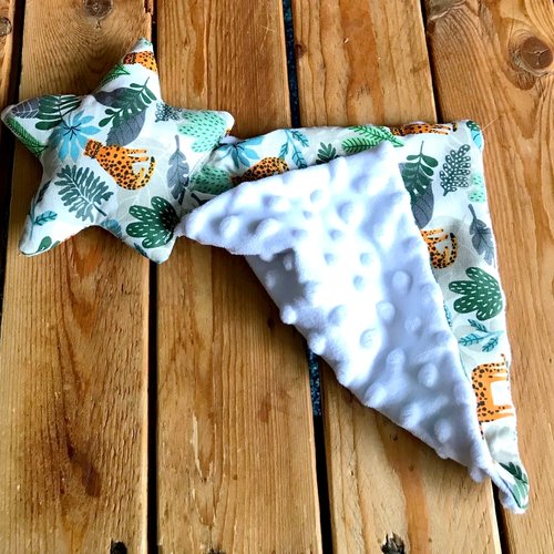 Doudou plat bébé, doudou en minkee et coton, cadeau bébé naissance
